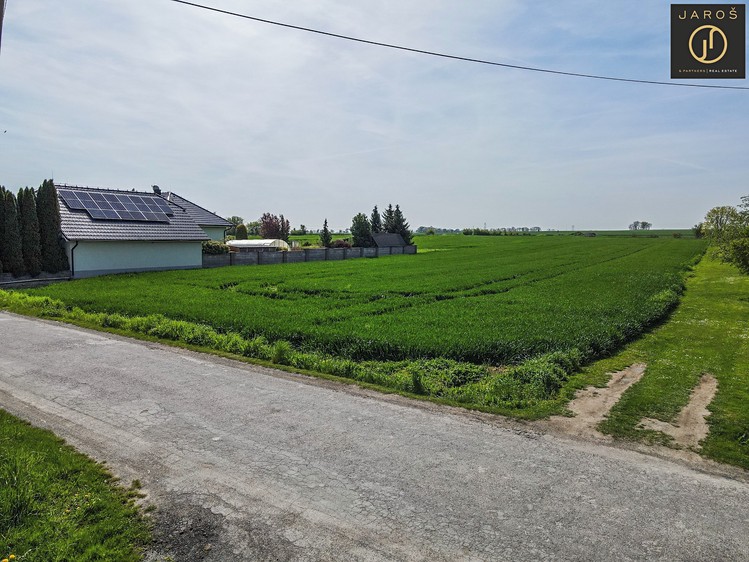 Prodej stavebního pozemku 1 100 m² - foto 2