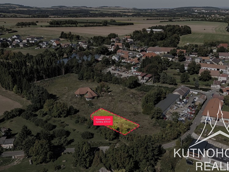 Prodej stavebního pozemku 874 m² - foto 3