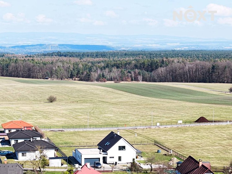 Prodej stavebního pozemku 1 053 m² - foto 1