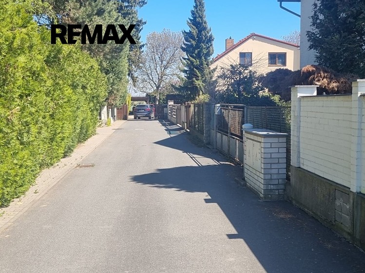 Prodej stavebního pozemku 799 m² - foto 8