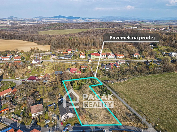 Prodej stavebního pozemku 4 220 m² - foto 1