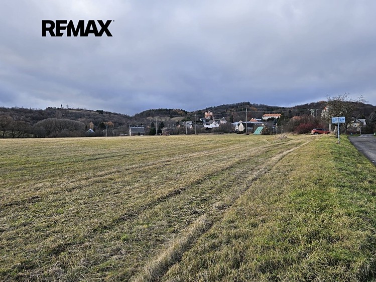 Prodej stavebního pozemku 1 556 m² - foto 5