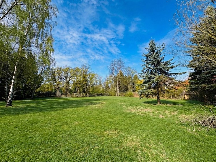 Prodej stavebního pozemku 9 747 m² - foto 1