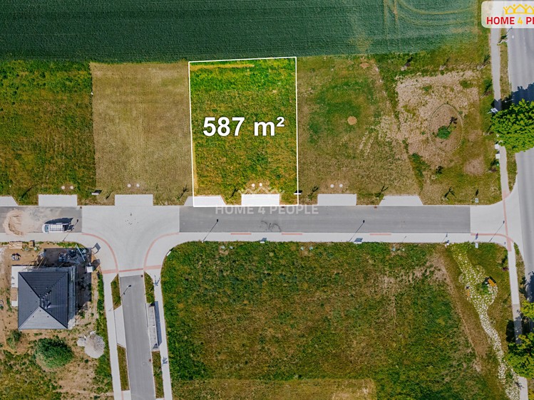 Prodej stavebního pozemku 587 m² - foto 1