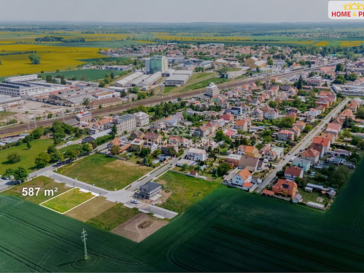Prodej stavebního pozemku 587 m² - foto 4