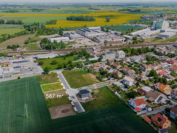 Prodej stavebního pozemku 587 m² - foto 3