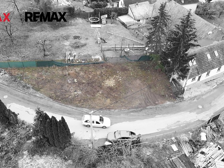 Prodej stavebního pozemku 310 m² - foto 1