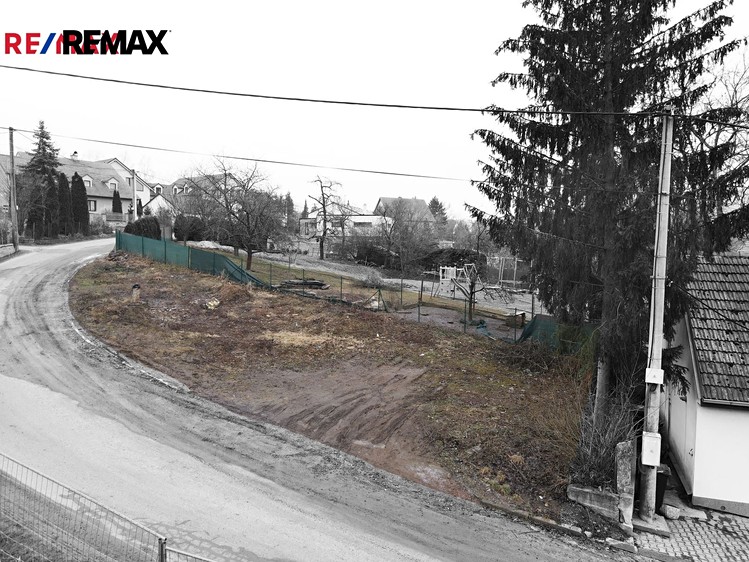 Prodej stavebního pozemku 310 m² - foto 2