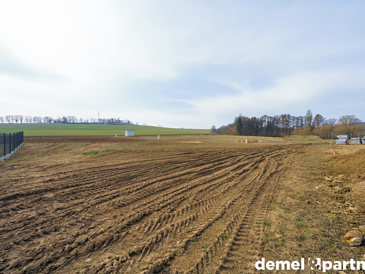 Prodej stavebního pozemku 1 014 m² - foto 1