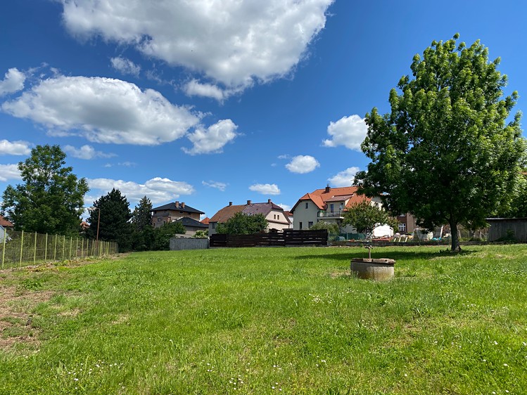 Prodej stavebního pozemku 1 181 m² - foto 1
