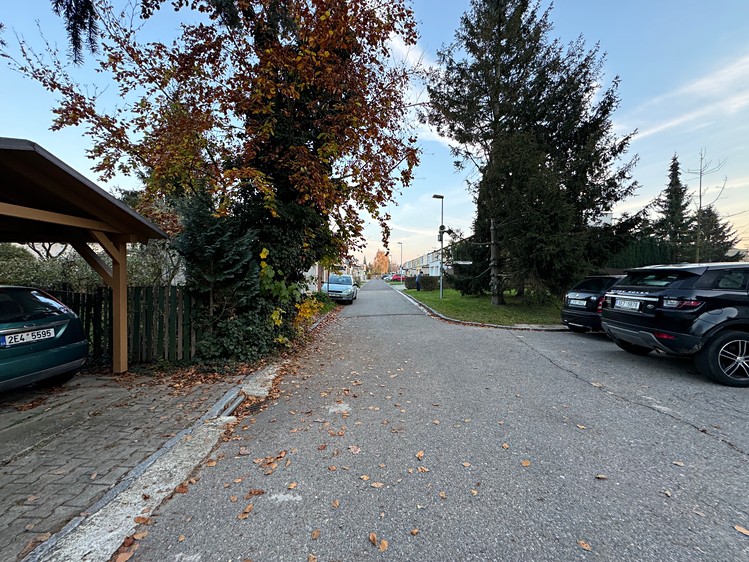 Prodej stavebního pozemku 600 m² - foto 7