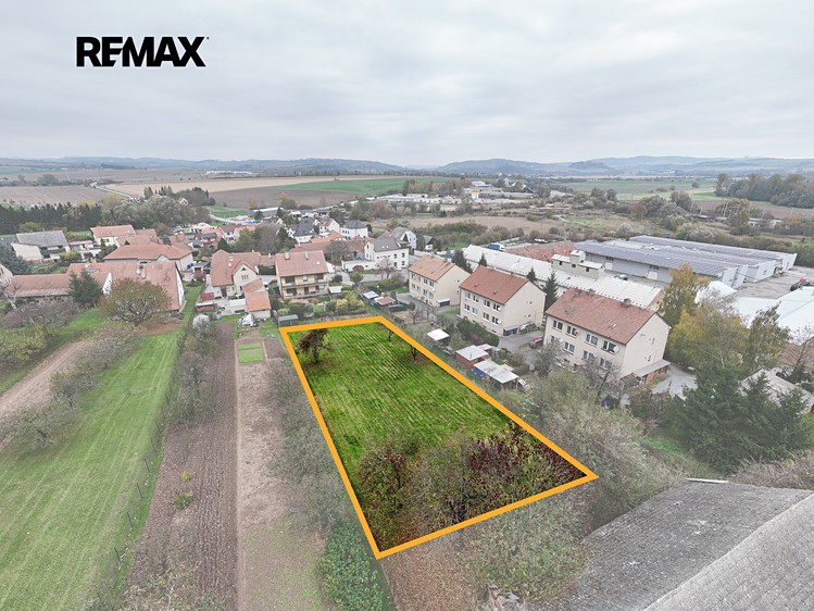 Prodej stavebního pozemku 1 058 m² - foto 4