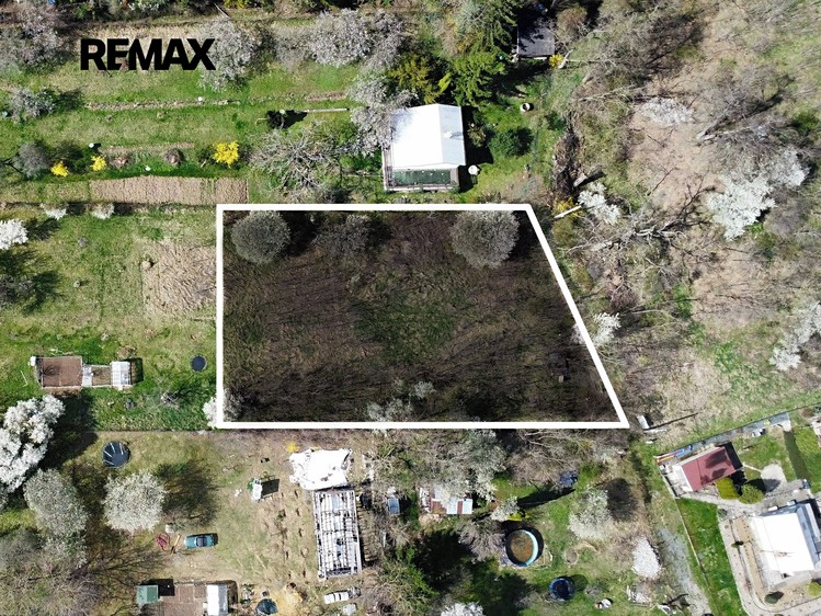 Prodej stavebního pozemku 1 468 m² - foto 1