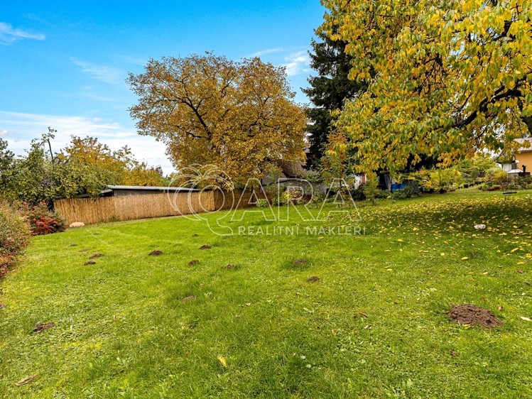 Prodej stavebního pozemku 713 m² - foto 3
