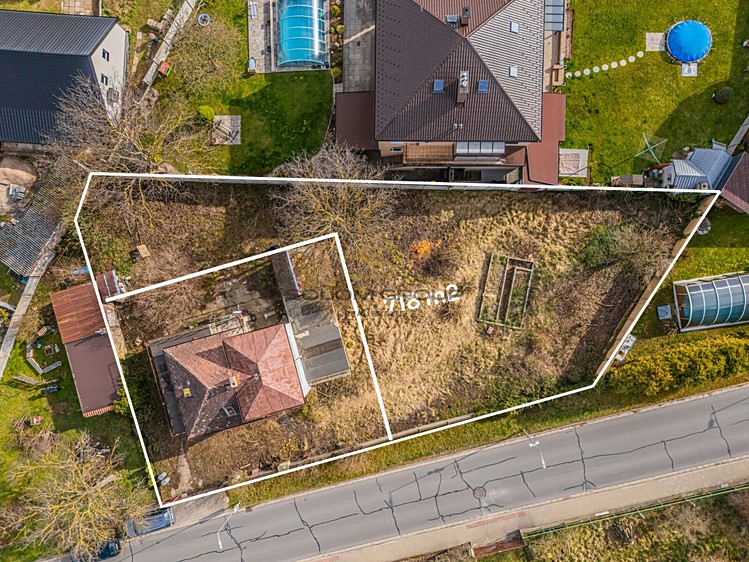 Prodej stavebního pozemku 718 m² - foto 4