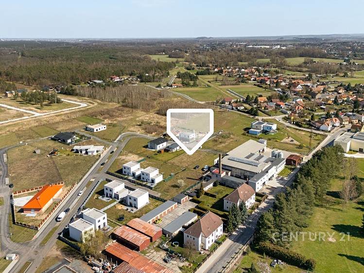 Prodej stavebního pozemku 750 m² - foto 4
