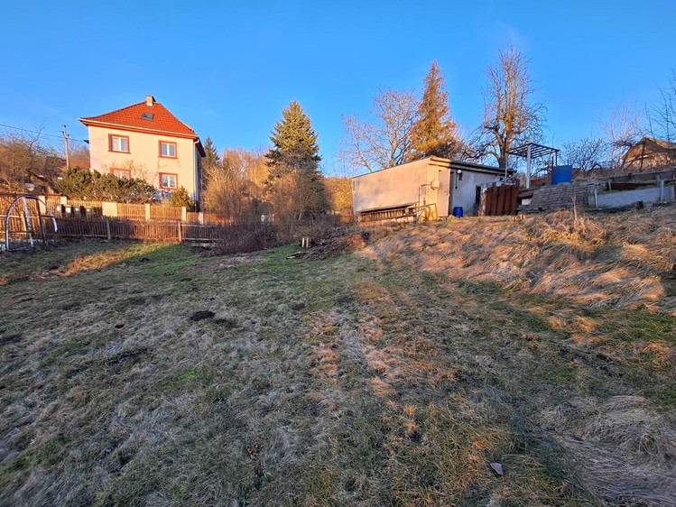 Prodej stavebního pozemku 791 m² - foto 2