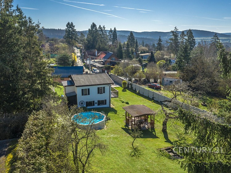 Prodej stavebního pozemku 1 309 m² - foto 1