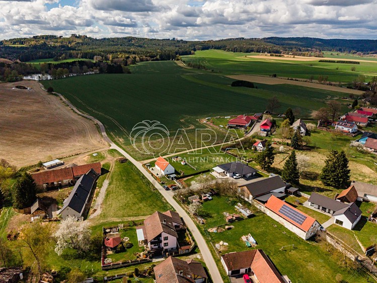 Prodej stavebního pozemku 880 m² - foto 3