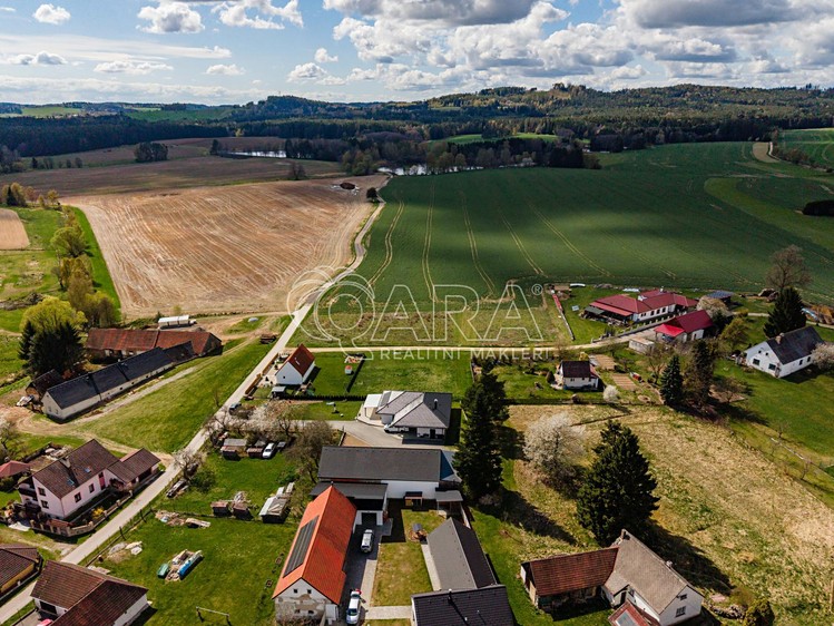 Prodej stavebního pozemku 880 m² - foto 4