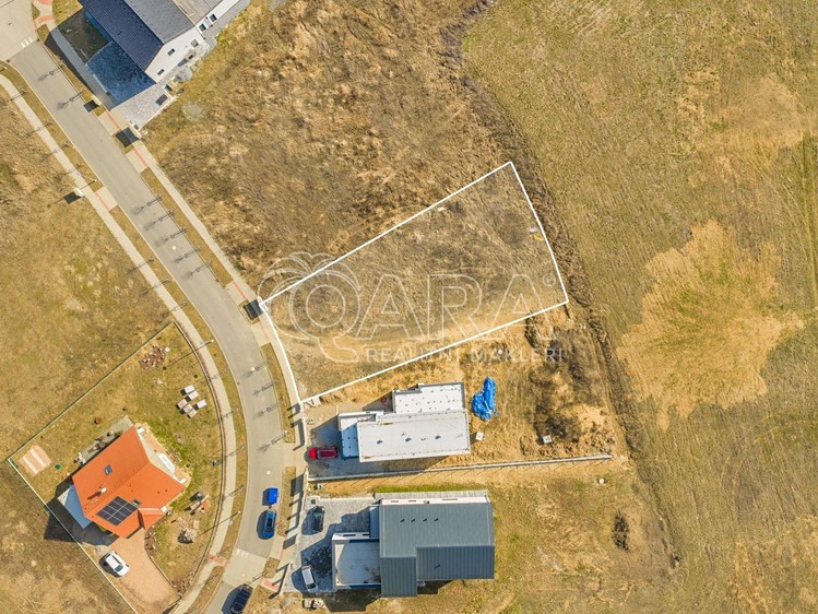 Prodej stavebního pozemku 918 m² - foto 2