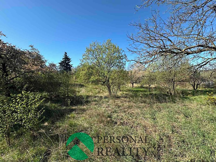 Prodej stavebního pozemku 1 500 m² - foto 1