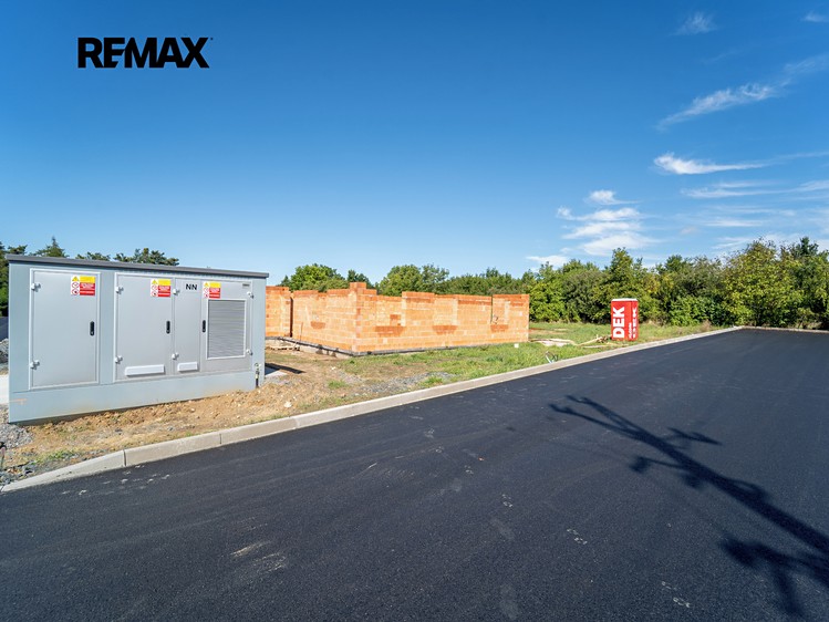 Prodej stavebního pozemku 879 m² - foto 4