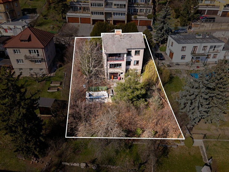 Prodej stavebního pozemku 906 m² - foto 1