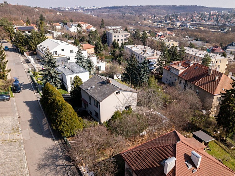 Prodej stavebního pozemku 906 m² - foto 2