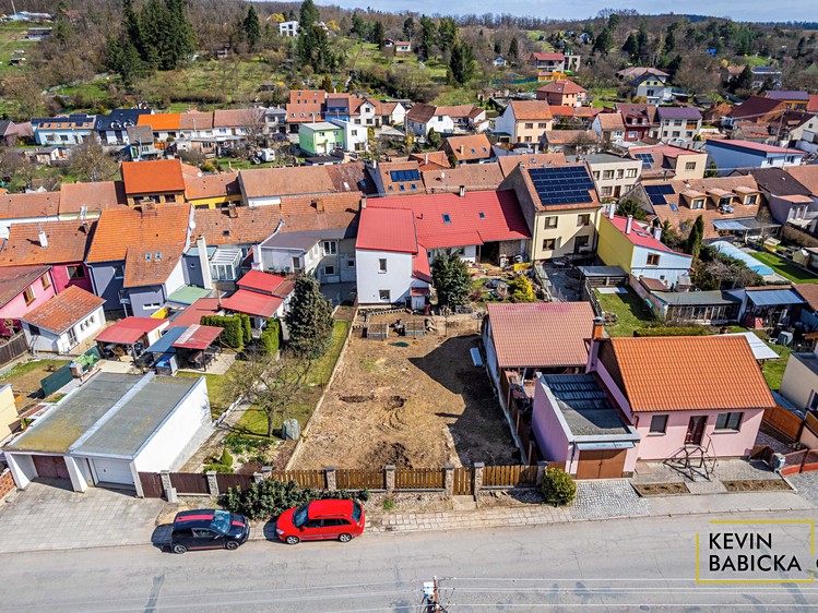 Prodej stavebního pozemku 320 m² - foto 1
