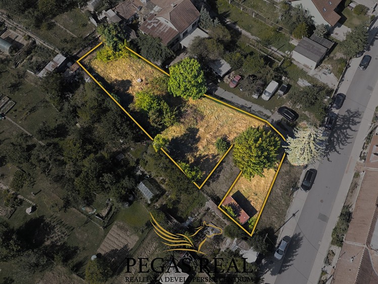 Prodej stavebního pozemku 833 m² - foto 3