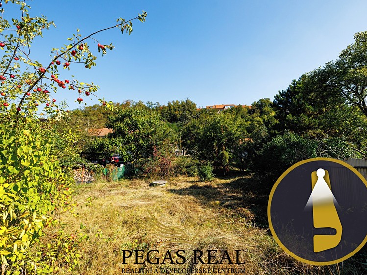 Prodej stavebního pozemku 833 m² - foto 6
