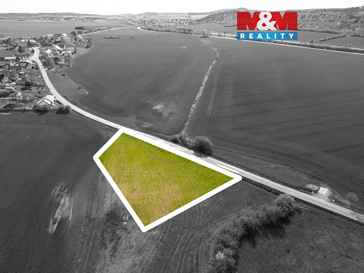 Prodej stavebního pozemku 1 914 m² - foto 1