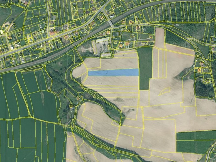 Prodej podílu 1/2 pole 28 481 m² - foto 4