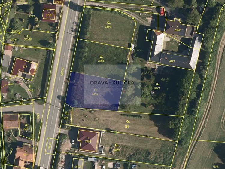 Prodej stavebního pozemku 1 063 m² - foto 1
