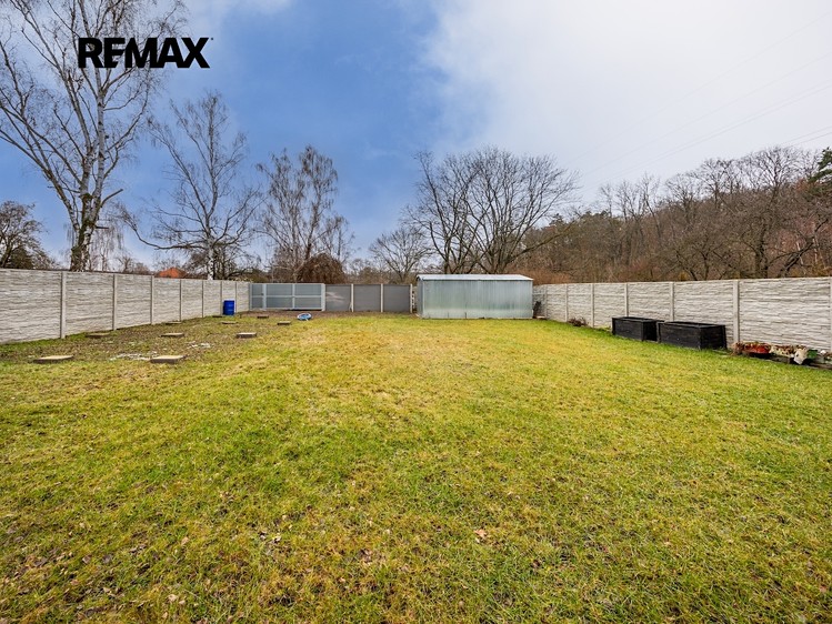 Prodej  stavebního pozemku 596 m² - foto 3