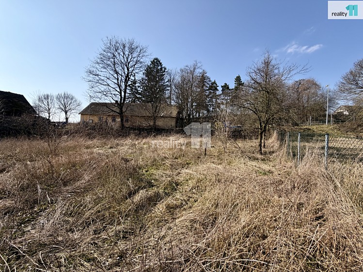 Prodej stavebního pozemku 942 m² - foto 1