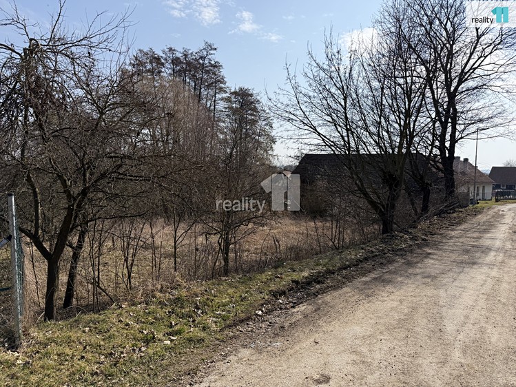 Prodej stavebního pozemku 942 m² - foto 4