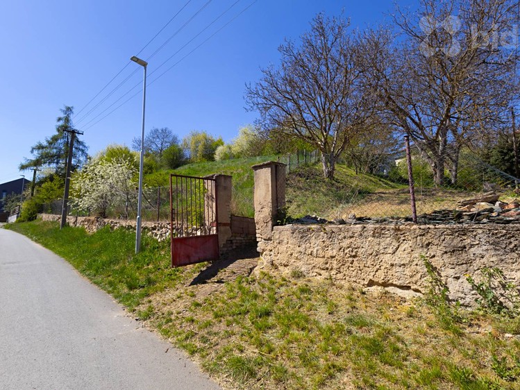 Prodej stavebního pozemku 1 321 m² - foto 1
