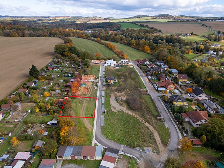 Prodej stavebního pozemku 730 m² - foto 2