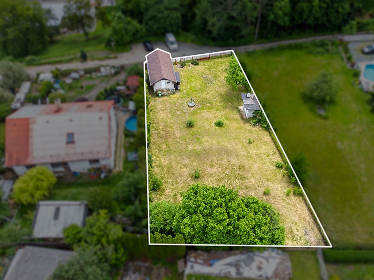 Prodej stavebního pozemku 889 m² - foto 2