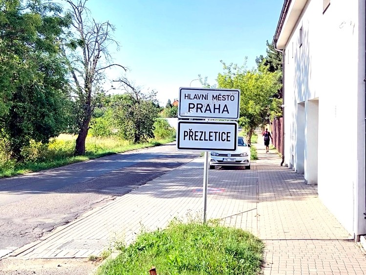 Prodej stavebního pozemku 600 m² - foto 3