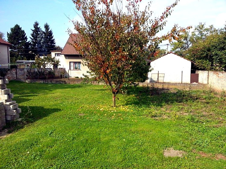 Prodej stavebního pozemku 600 m² - foto 2