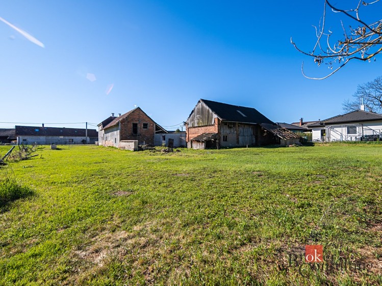 Prodej  stavebního pozemku 1 049 m² - foto 4