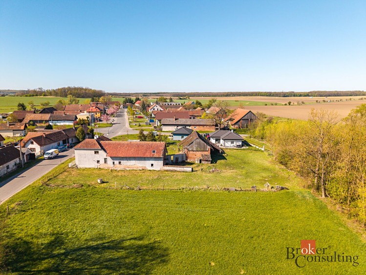 Prodej  stavebního pozemku 1 049 m² - foto 6