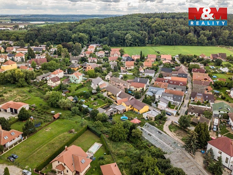 Prodej stavebního pozemku 840 m² - foto 3