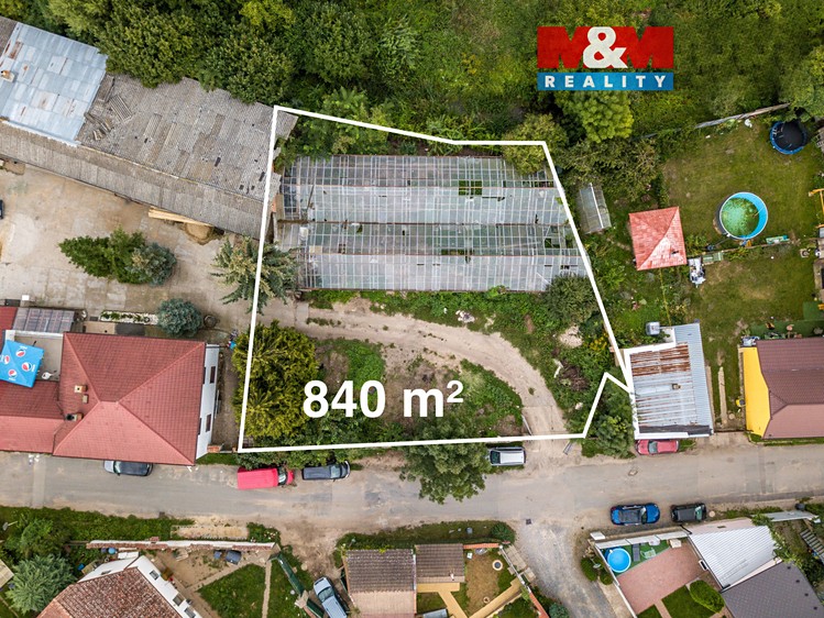 Prodej stavebního pozemku 840 m² - foto 1