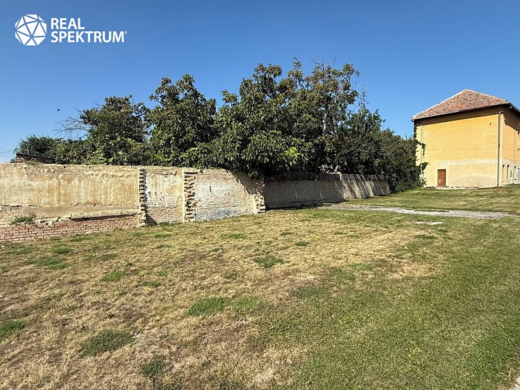 Prodej stavebního pozemku 680 m² - foto 2