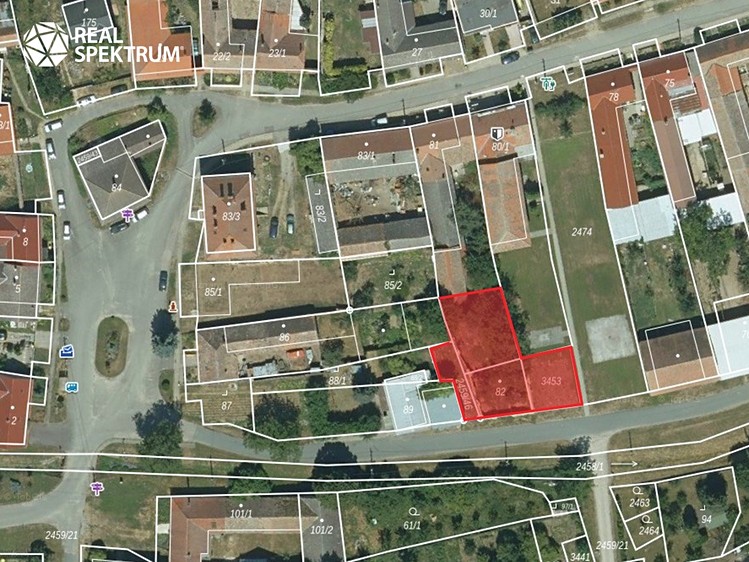 Prodej stavebního pozemku 680 m² - foto 1