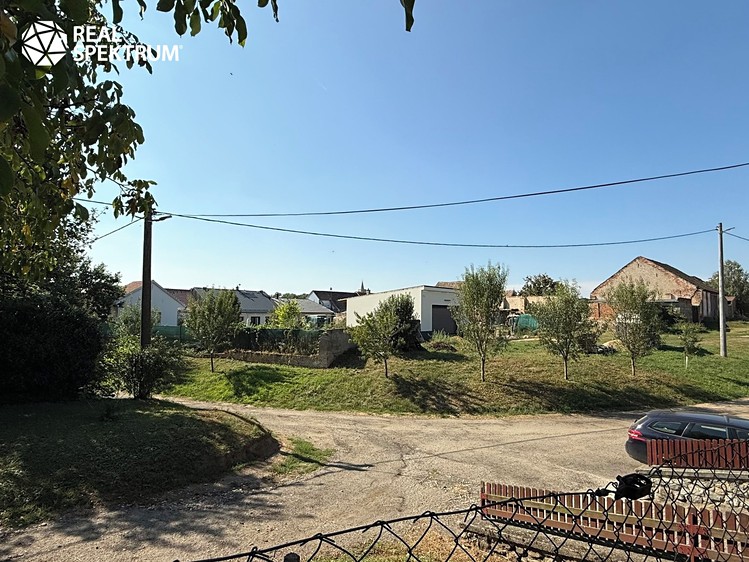 Prodej stavebního pozemku 1 228 m² - foto 4